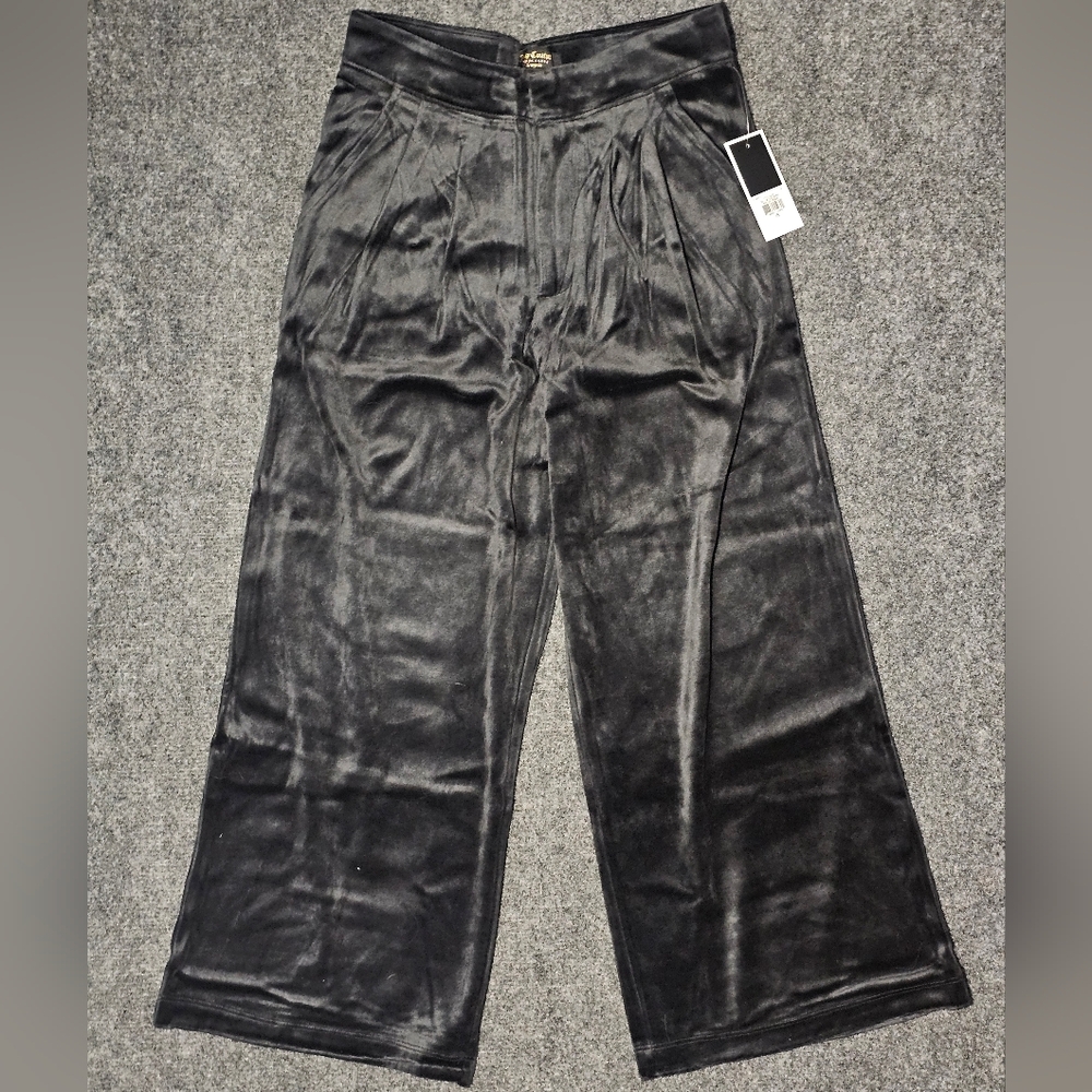 Juicy Couture Wide Legged Cropped Pants